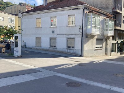 Casa en venta en A Guarda, Centro, con 6 dormitorios, 2 baños, trastero y terraza