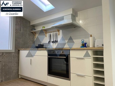 Casa en venta en A Guarda, Puerto, con 3 dormitorios, 4 baños, trastero y balcón