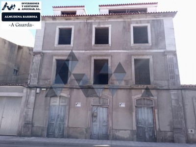 Edificio residencial en venta en A Guarda, Salcidos, con 15 dormitorios y 6 baños