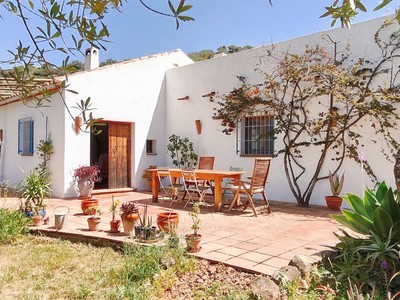 Casa rural en venta en Riogordo, Paraje Los Ranchos, con 2 dormitorios, 2 baños, plaza de garaje, trastero y terreno