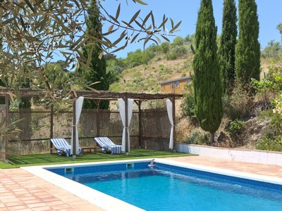 Cortijo en venta en Colmenar, con 6 dormitorios, 3 baños, plaza de garaje, trastero, balcón, 2 terrazas y terreno