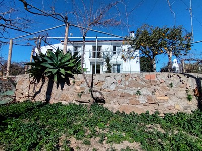 Casa en venta en Colmenar, Partido De Romo, con 7 dormitorios, baño, plaza de garaje, trastero, balcón, 2 terrazas y terreno
