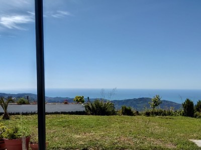 Casa rural en venta en Málaga, Montes De Malaga, con 3 dormitorios, baño, plaza de garaje, trastero, terraza y terreno