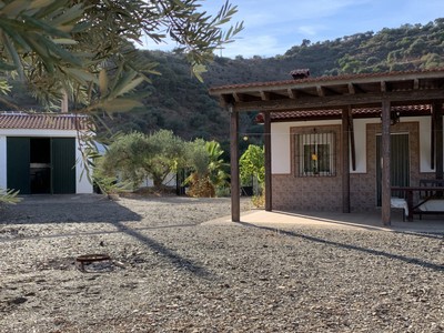 Finca rústica en venta en Comares, El Gallego, con 4 dormitorios, 2 baños, plaza de garaje, trastero, balcón y terreno