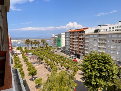 Piso en venta en Castro Urdiales, Centro, con 4 dormitorios, 3 baños y terraza