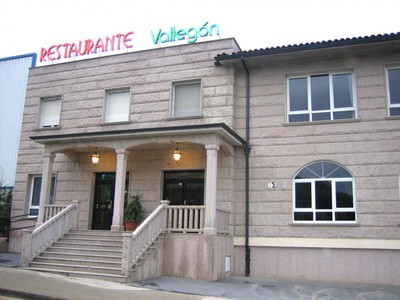 Pabellón en venta en Castro Urdiales, Samano, con 4 baños, 2 aseos y 20 plazas de garaje