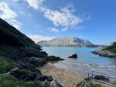 Chalet en venta en Castro Urdiales, Islares, con 4 dormitorios, 3 baños, 2 plazas de garaje, trastero, balcón, terraza y terreno