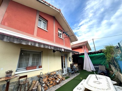 Chalet en venta en Guriezo, El Puente, con 3 dormitorios, 2 baños, aseo, trastero, terraza y terreno