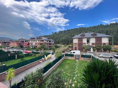 Piso en venta en Castro Urdiales, Guriezo, con 2 dormitorios, 2 baños, 2 plazas de garaje, trastero, balcón y terraza