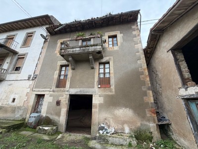 Casa en venta en Guriezo, El Puente, con 6 dormitorios, baño, trastero y balcón