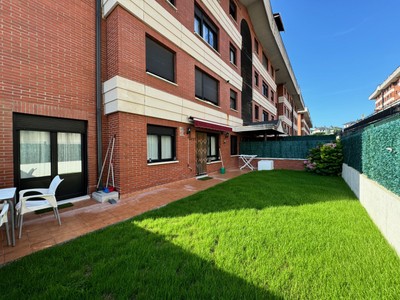 Piso en venta en Castro Urdiales, Brazomar, con 2 dormitorios, baño y terreno