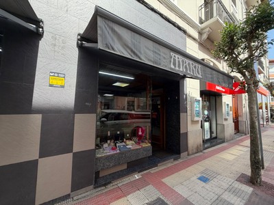 Local comercial en venta en Castro Urdiales, Centro, con aseo