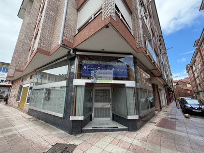 Local comercial en venta en Castro Urdiales, Centro, con aseo