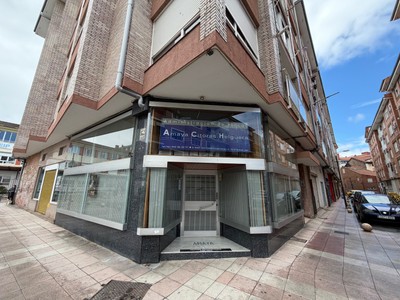 Local comercial en venta en Castro Urdiales, Centro, con aseo