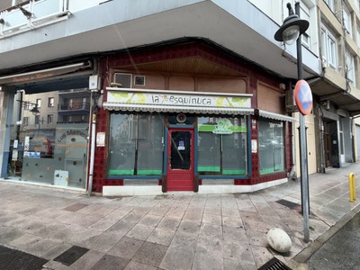 Local comercial en venta en Castro Urdiales, Centro, con aseo