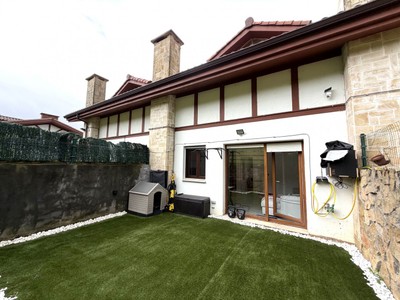 Chalet en venta en Guriezo, Nocina, con 3 dormitorios, 2 baños, 2 plazas de garaje, trastero, balcón y terreno