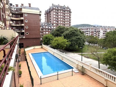 Piso en venta en Castro Urdiales, Cotolino, con 2 dormitorios, 2 baños, plaza de garaje, trastero y 2 terrazas