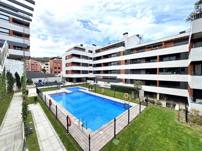 Piso en venta en Castro Urdiales, Cotolino, con 3 dormitorios, 2 baños, plaza de garaje, trastero y terraza