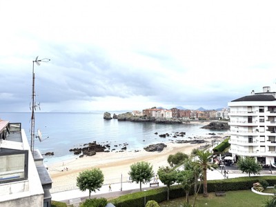 Piso en venta en Castro Urdiales, Ostende, con 2 dormitorios, 2 baños, plaza de garaje y terraza