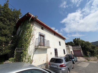 Casa en venta en Castro Urdiales, Baltezana, con 5 dormitorios, 2 baños, plaza de garaje, balcón, terraza y terreno