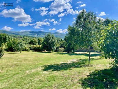 Chalet en venta en Casas Del Castañar, con 2 dormitorios, 2 baños, plaza de garaje, trastero y terreno