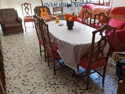 Piso en alquiler temporal en Córdoba, con 4 dormitorios y baño