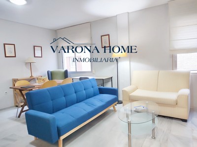 Piso en alquiler en Córdoba, Centro, con 2 dormitorios, 2 baños y trastero