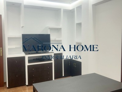 Piso en alquiler temporal en Córdoba, Sagunto, con 3 dormitorios y baño