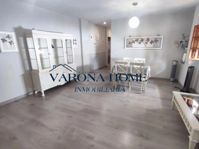 Piso en alquiler temporal en Córdoba, Centro, con 3 dormitorios, baño, aseo y 2 terrazas