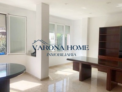 Piso en alquiler temporal en Córdoba, Ollerias, con 3 dormitorios, baño, aseo y trastero