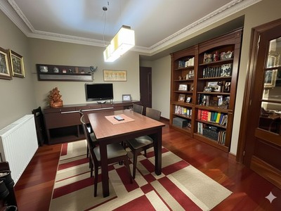 Piso en venta en Astrabudua, Astrabudua, con 3 dormitorios, 2 baños, 2 plazas de garaje y terraza