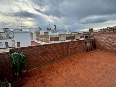 Ático en venta en Valencia, Arrancapins, con 2 dormitorios, baño y trastero