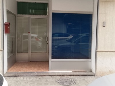 Local comercial en venta en Algiros, con aseo
