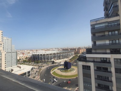 Piso en venta en Valencia, con 3 dormitorios y 2 baños