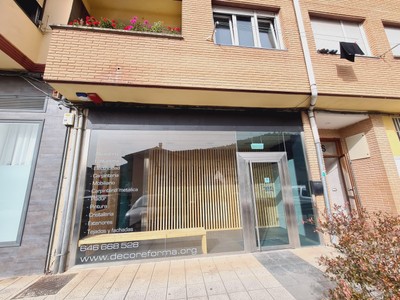 Locales en alquiler en Arre, con baño