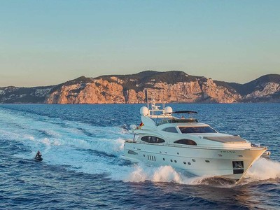 Alquiler B4 Astondoa 102 GLX en Ibiza | Superyate 31m 6 cabinas
