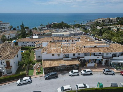 Local + casa en venta en Mijas, Riviera Del Sol, con baño y 2 aseos