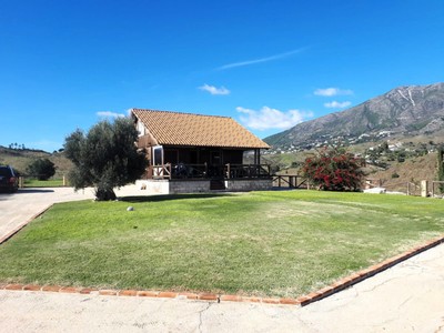 Casa + terreno en venta en Mijas, Loma Del Flamenco, con 2 dormitorios, baño, aseo, terraza y terreno