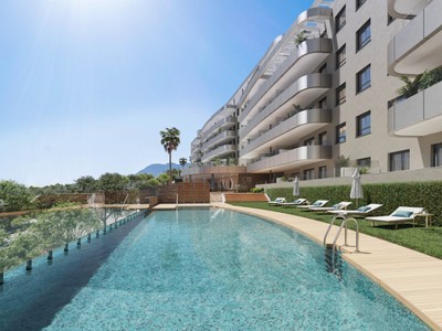 Apartamento de obra nueva en venta en Torremolinos, con 2 dormitorios, 2 baños, plaza de garaje, trastero y 13 terrazas