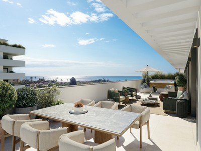 Apartamento en venta en Torre Del Mar, con 2 dormitorios, 2 baños, plaza de garaje, trastero y 12 terrazas