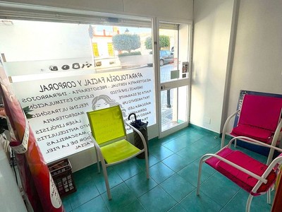 Local en venta en Vélez Málaga, con baño