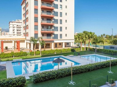 Ático en venta en Torre Del Mar, con 2 dormitorios, 2 baños, plaza de garaje, trastero y 30 terrazas