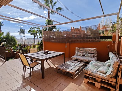 Apartamento en venta en Torre Del Mar, Tomillar, con 3 dormitorios, 2 baños, plaza de garaje, trastero y 45 terrazas