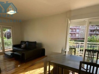 Piso en alquiler temporal en Castro Urdiales, Brazomar, con 3 dormitorios, 2 baños, plaza de garaje y terraza