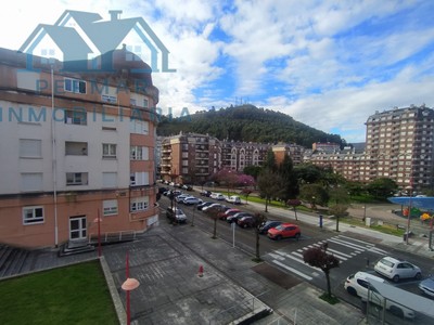 Piso en alquiler en Castro Urdiales, con 2 dormitorios, baño y balcón