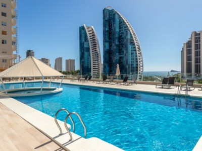 Apartamento en venta en Benidorm, Via Parque, con 2 dormitorios, 2 baños, plaza de garaje, trastero y terraza