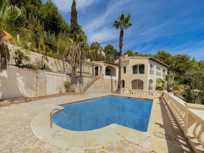 Chalet en venta en Benissa, con 5 dormitorios y 3 baños