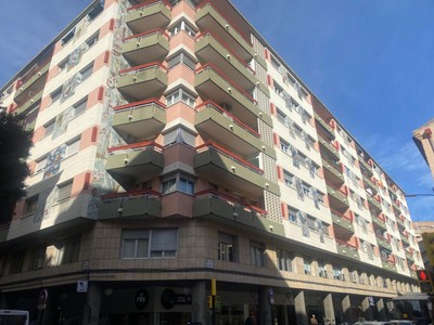 Piso en venta en Zaragoza, Centro, con 5 dormitorios y baño