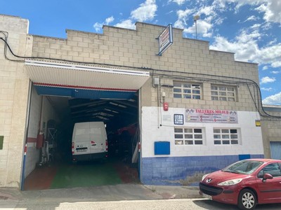 Nave industrial en venta en Cuarte De Huerva, con aseo