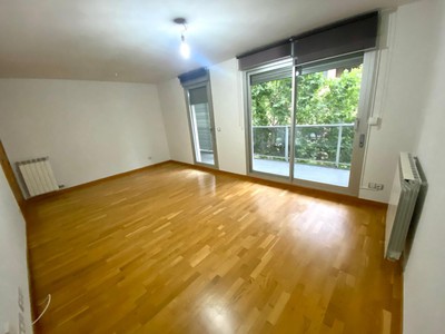 Piso en alquiler en Zaragoza, Azucarera, con 3 dormitorios, 2 baños y terraza